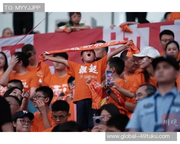 足球应援牌的创意设计与使用技巧助力球迷激情助威